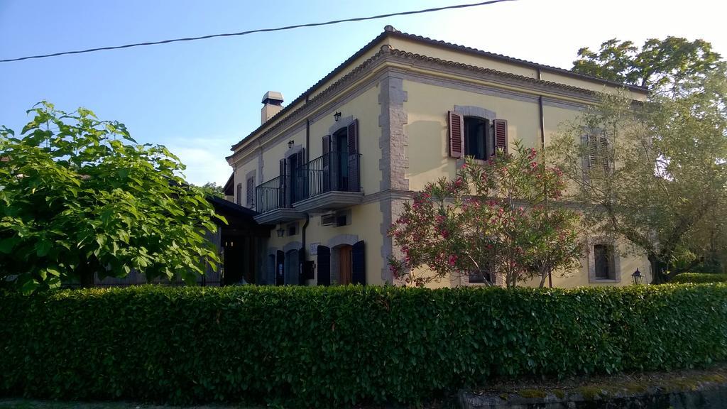 Agriturismo Z\u00E0 Beata Bed and Breakfast Penna Sant'Andrea Exterior foto