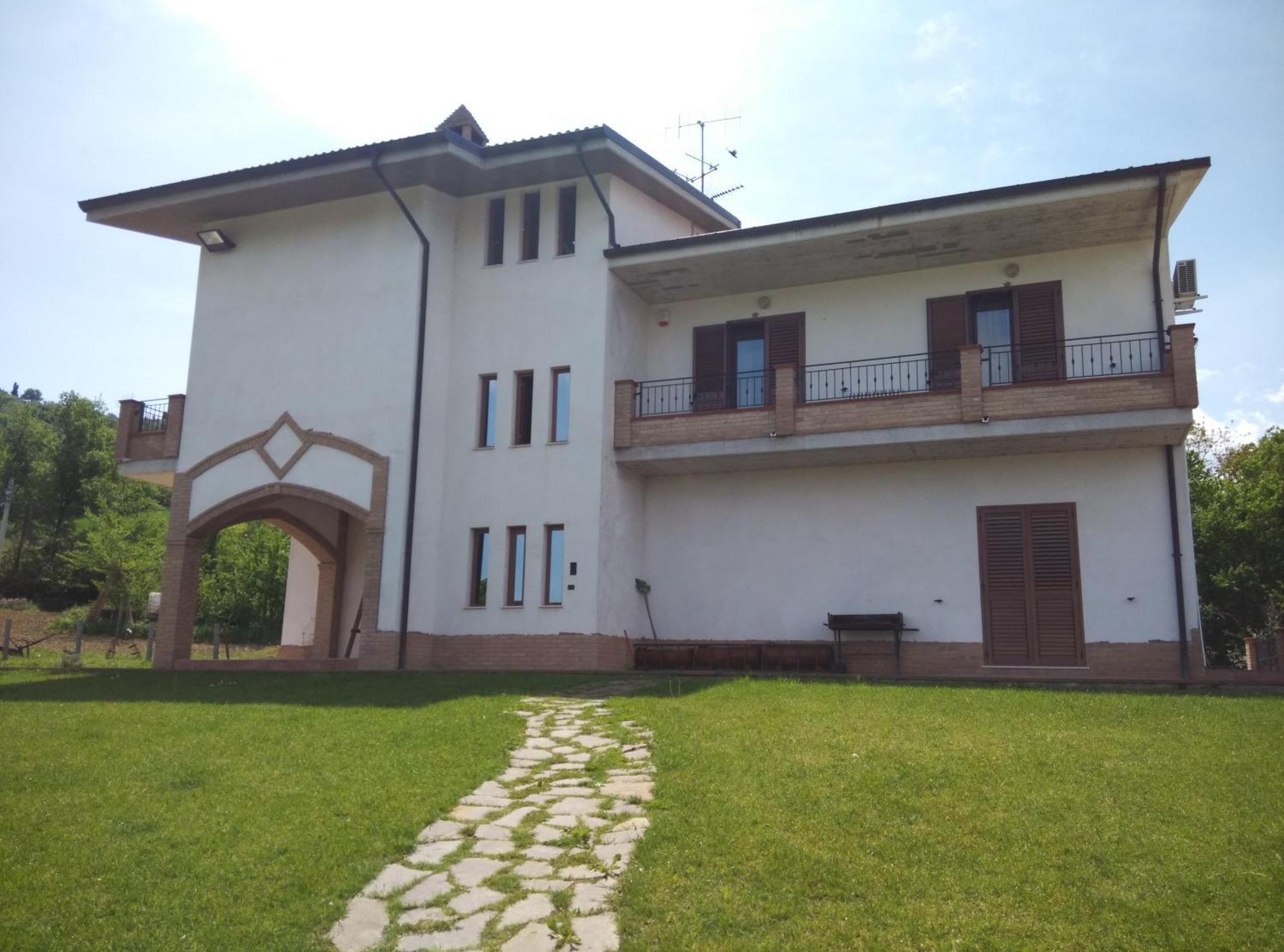 Agriturismo Z\u00E0 Beata Bed and Breakfast Penna Sant'Andrea Exterior foto